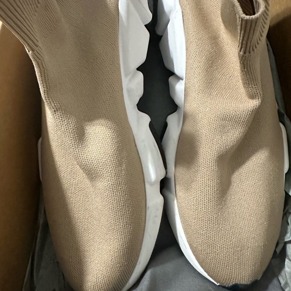 Balenciaga Beige Speed Trainer Sneakers - Picture 6 of 8